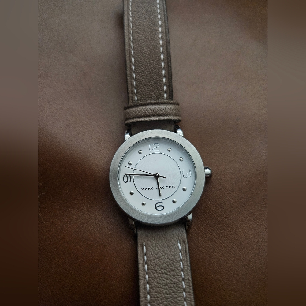 Marc Jacobs Women's Riley Watch - Picture 2 of 4